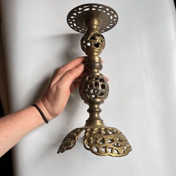 Vintage Brass Filigree Candlestick Holder Victorian Style - Picture 6 of 7